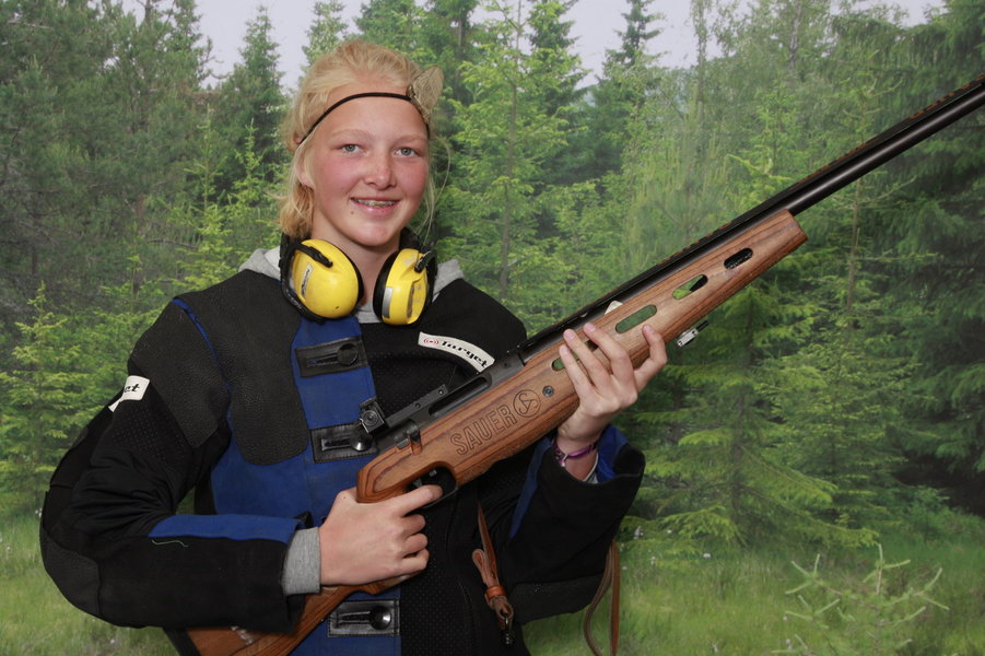 Alvilde Røiseland i juniorklassen går fra seier til seier på innendørsstevnene for tiden!