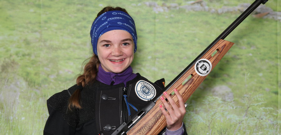 Elise Solum Bakken skjøt 349 poeng i Kom i gang-stevnet på hjemmebane.