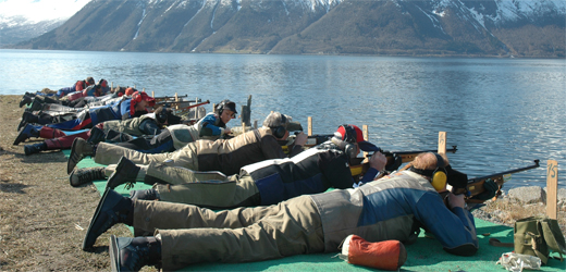 Feltskyting om sommeren er like aktuelt, vel så behagelig, og ikke minst kan det være svært så idyllisk